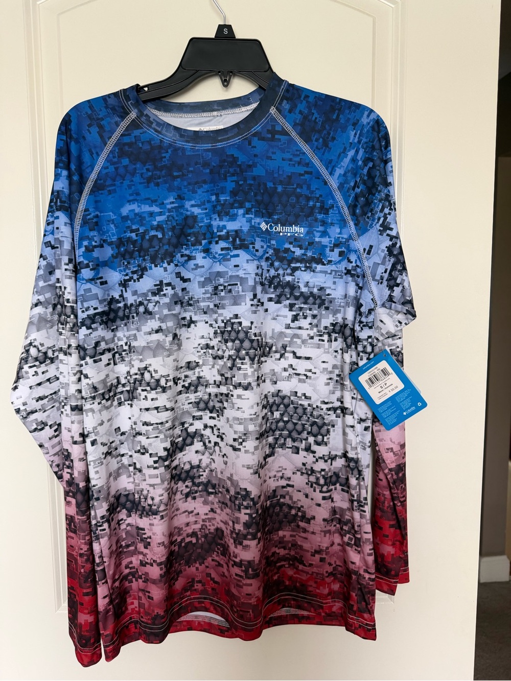 Columbia Gray and Black Pixel Print Long Sleeve Shirt